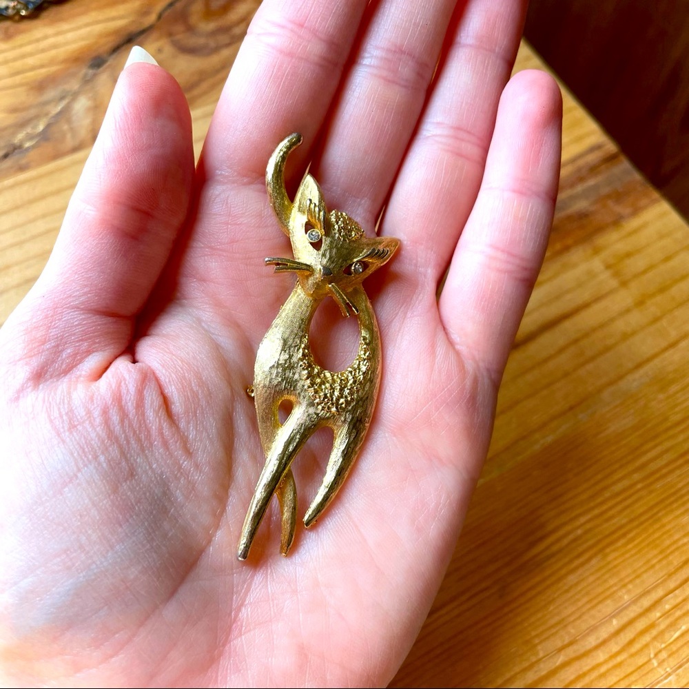 Gold Cat Brooch/Pin
